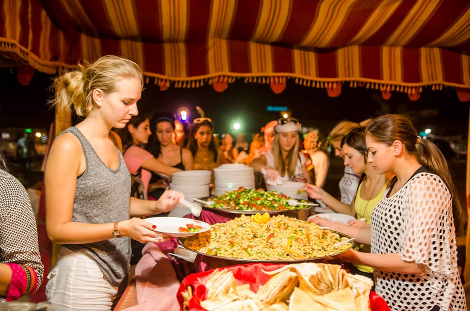Dubaï Soirée Dans Le Désert Avec Quad Et Dîner Barbecue Getyourguide
