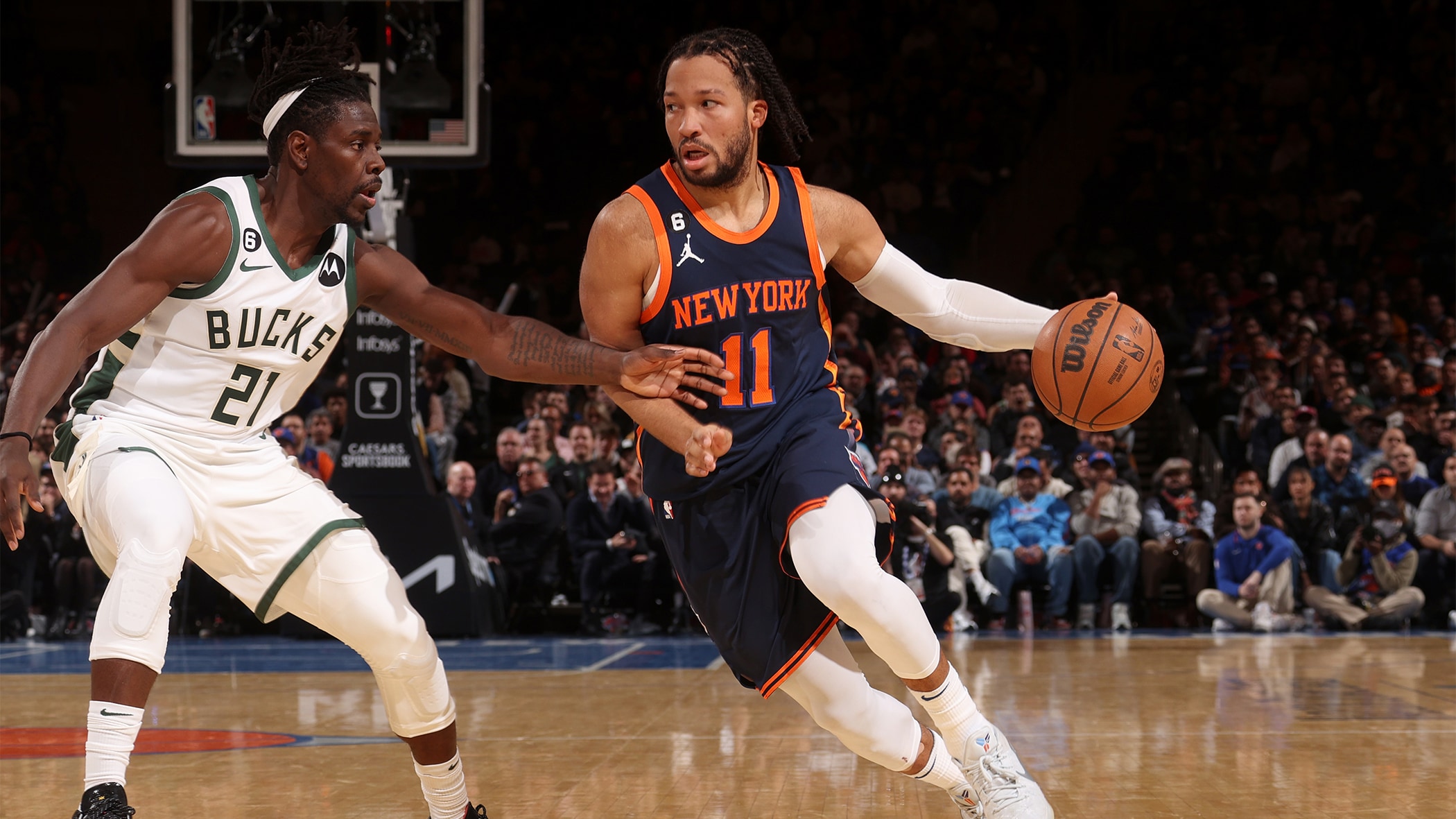 Nba Lebron In Rare Air As James Joins Jordan In Scoring Milestone