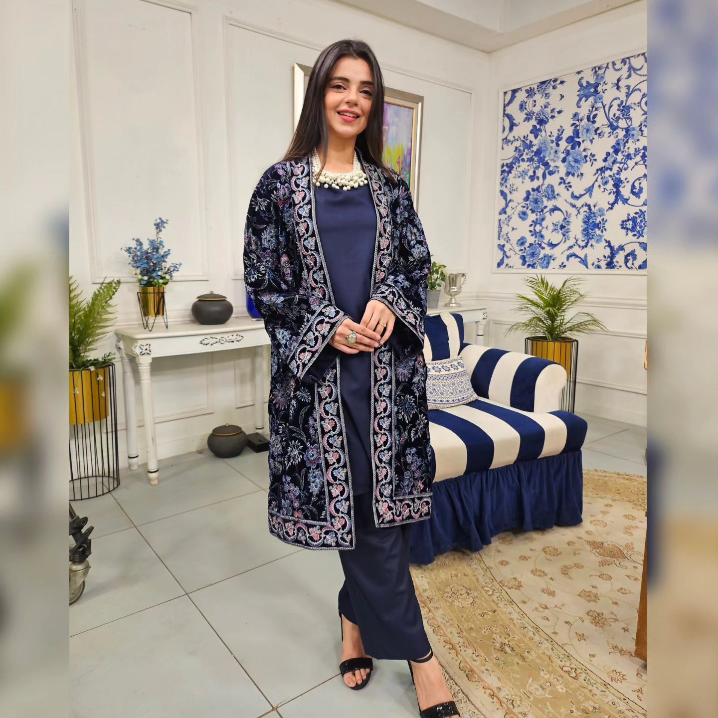 Srha Asgr Reveals Senior Actress&#39;s Inappropriate Advice | Reviewit.pk 