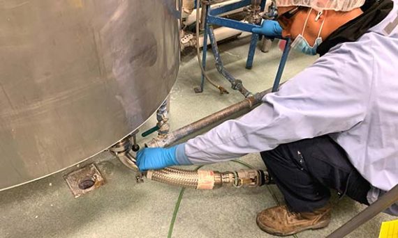 A Treatment Method And Device For Chemical Passivation Oily Sewage