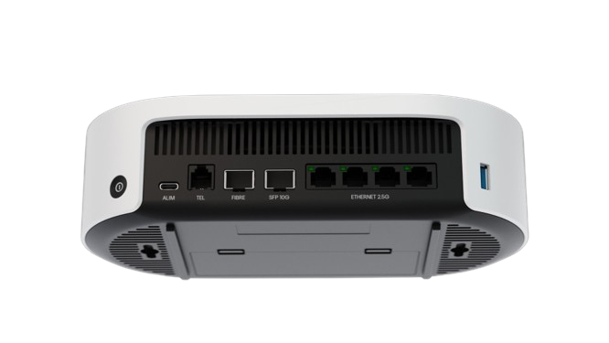 Freebox Ultra La Complete Ou L Essentiel